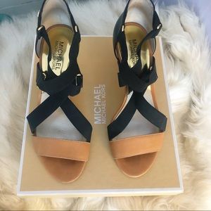 🎀 Gorgeous Michael Kors Strappy Heals